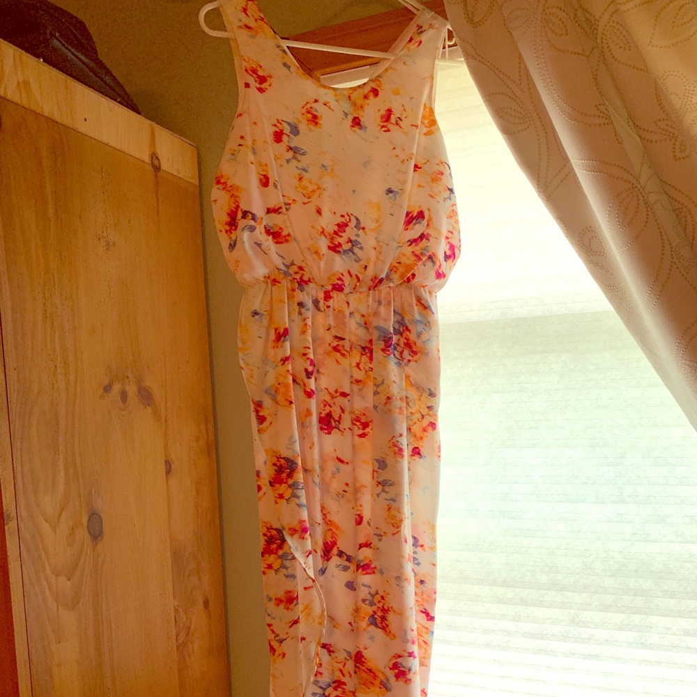 Floral sleeveless dress